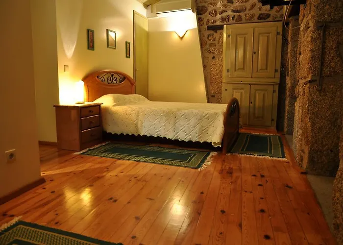 Casa Do Meio Da Casa de Campo Loriga